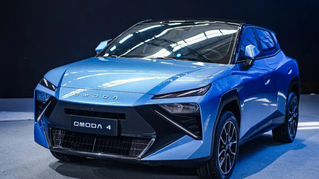 Omoda O4 Tampil Gahar! Cyber Mecha Design Bikin Mobil Ini Terlihat Seperti Masa Depan