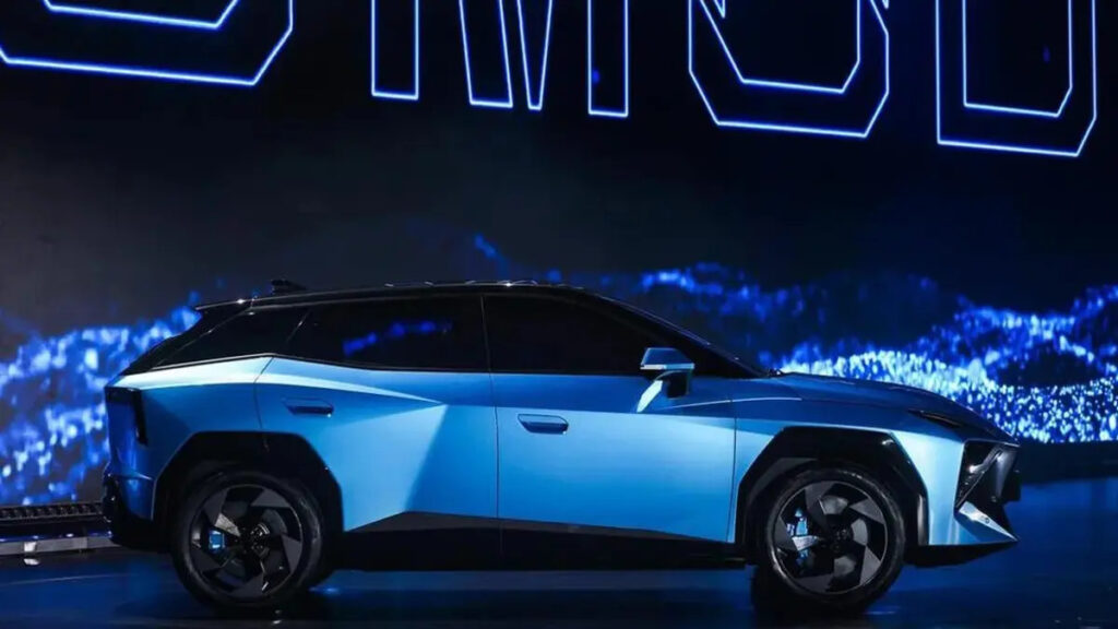 Omoda O4 Tampil Gahar! Cyber Mecha Design Bikin Mobil Ini Terlihat Seperti Masa Depan